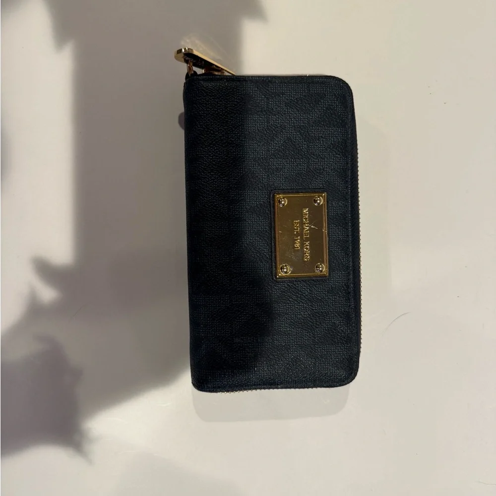 Michael Kors Jet Set Travel Continental Wallet - Picture 1 of 12